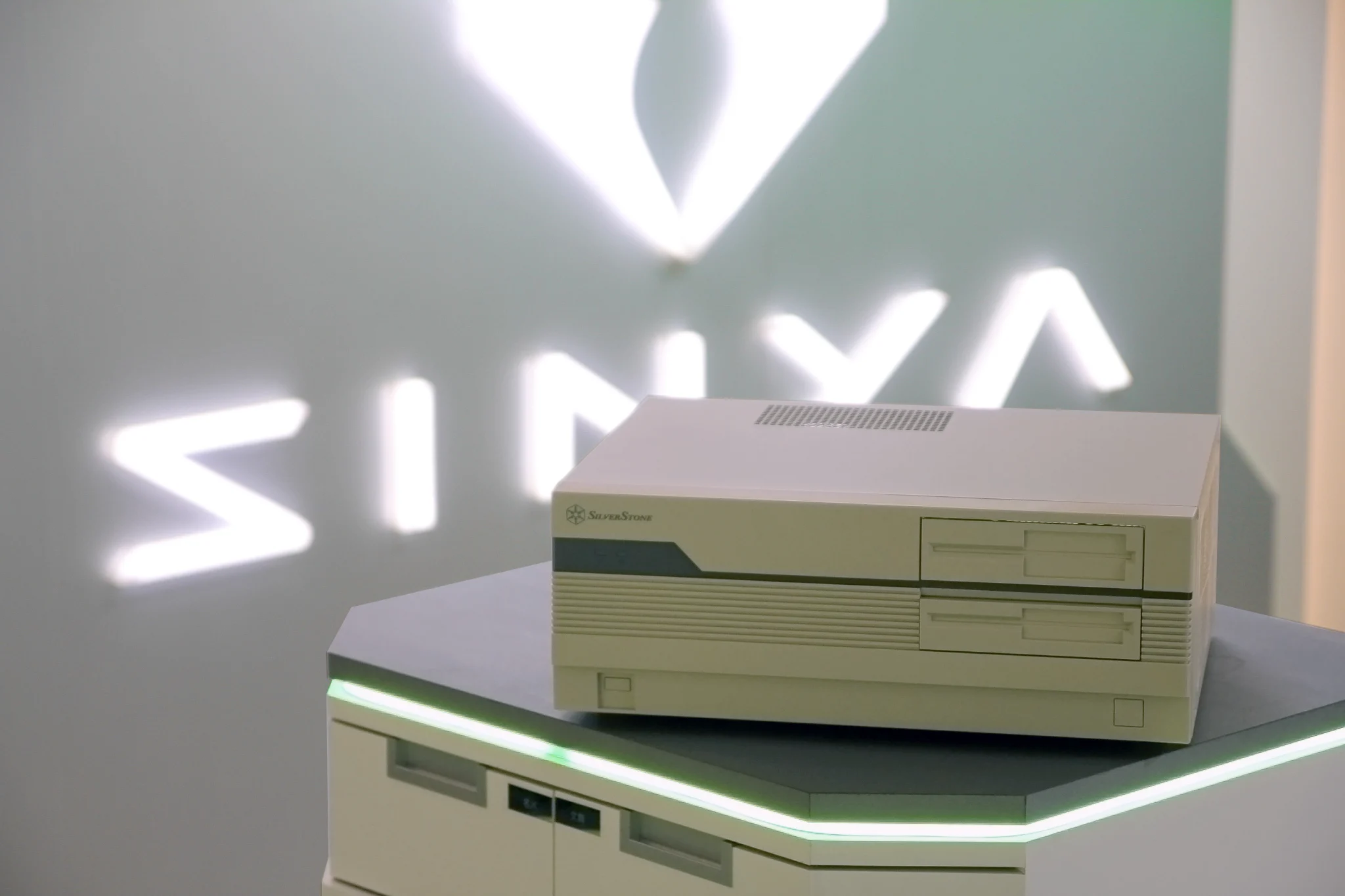 SilverStone 電腦機殼銀欣穿越時空